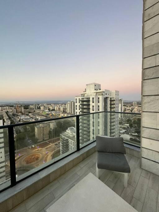 Elegant 3 Bedroom Ocean View Condo In Kiryat Yam Qiryat Yam Exterior foto